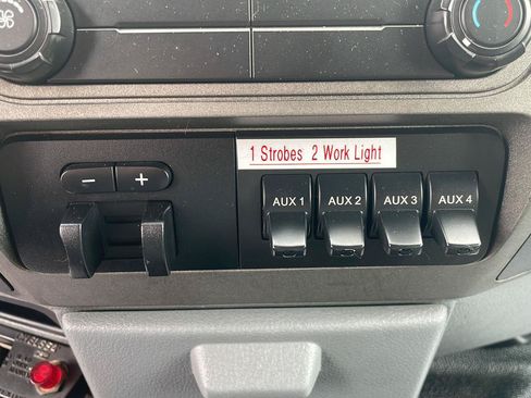 Used 2011 Ford F550 4x4 Crew Cab Super Duty w/ Payload Upgrade Pkg image 20