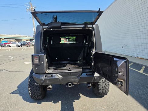 Used 2016 Jeep Wrangler Unlimited Sport AWD/4WD image 8