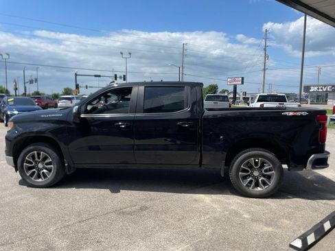 Used 2023 Chevrolet Silverado 1500 LT AWD/4WD image 5