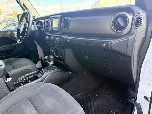Used 2018 Jeep Wrangler Unlimited Sport AWD/4WD image 18
