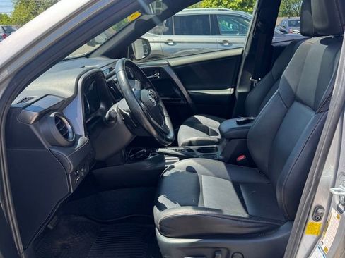 Used 2018 Toyota RAV4 SE w/ Power Extra Value Package AWD/4WD image 24