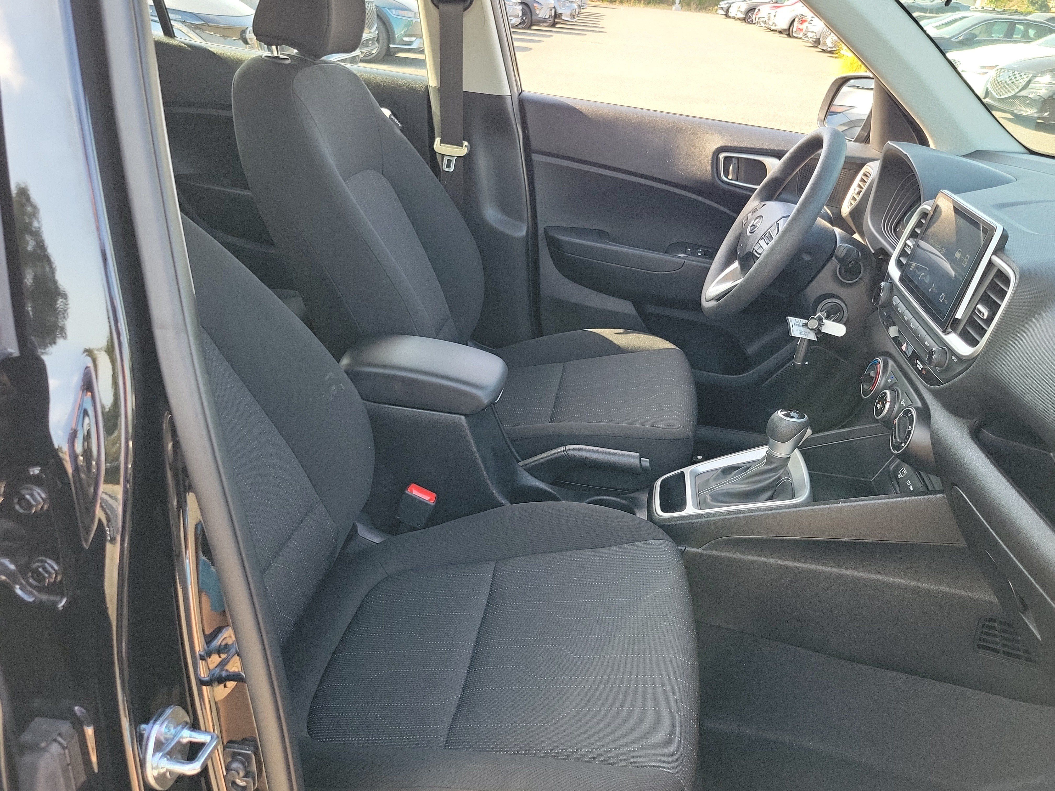 Certified 2026 Hyundai Venue SE FWD image 21