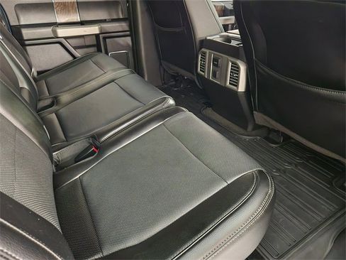 Used 2017 Ford F250 Lariat w/ Chrome Package image 31