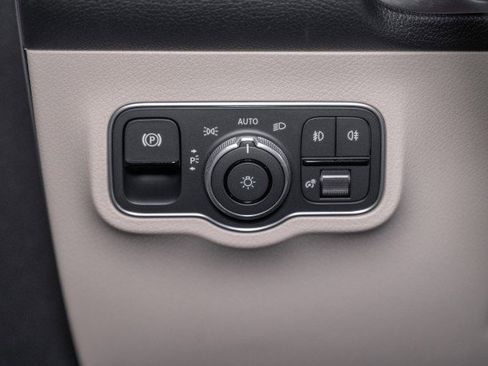 New 2026 Mercedes-Benz GLB 250 image 19