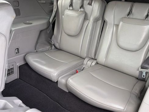Used 2011 Toyota Highlander SE image 19