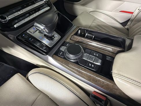 Used 2018 Genesis G90 3.3T Premium image 24