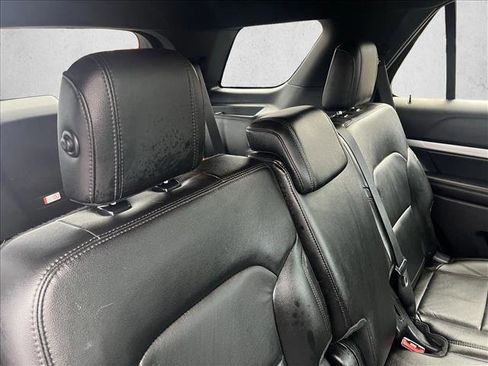 Used 2017 Ford Explorer XLT w/ Equipment Group 202A image 21