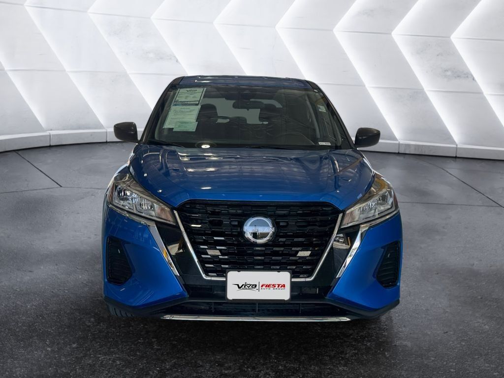 Used 2025 Nissan Kicks Play S FWD image 2