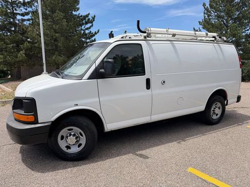 Used 2013 Chevrolet Express 2500 RWD image 3