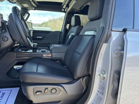 Used 2025 GMC Hummer EV 2X image 11