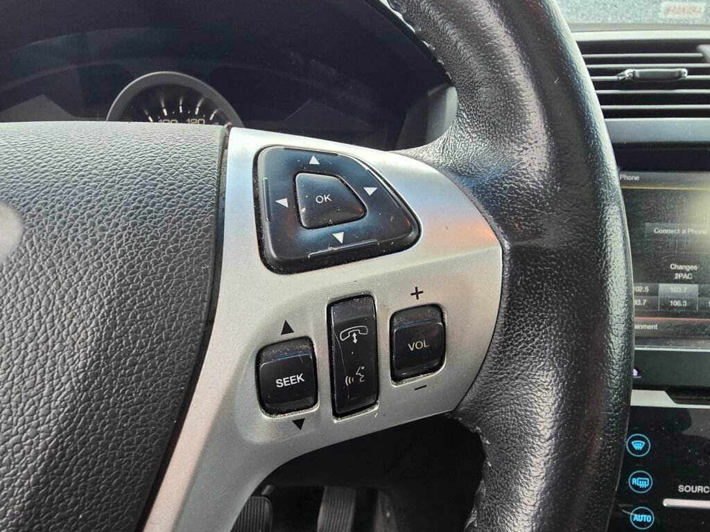 Used 2015 Ford Explorer Limited w/ Equipment Group 301A AWD/4WD image 31