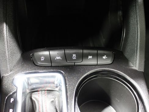 Used 2022 Chevrolet TrailBlazer RS w/ Sun and Liftgate Package image 18