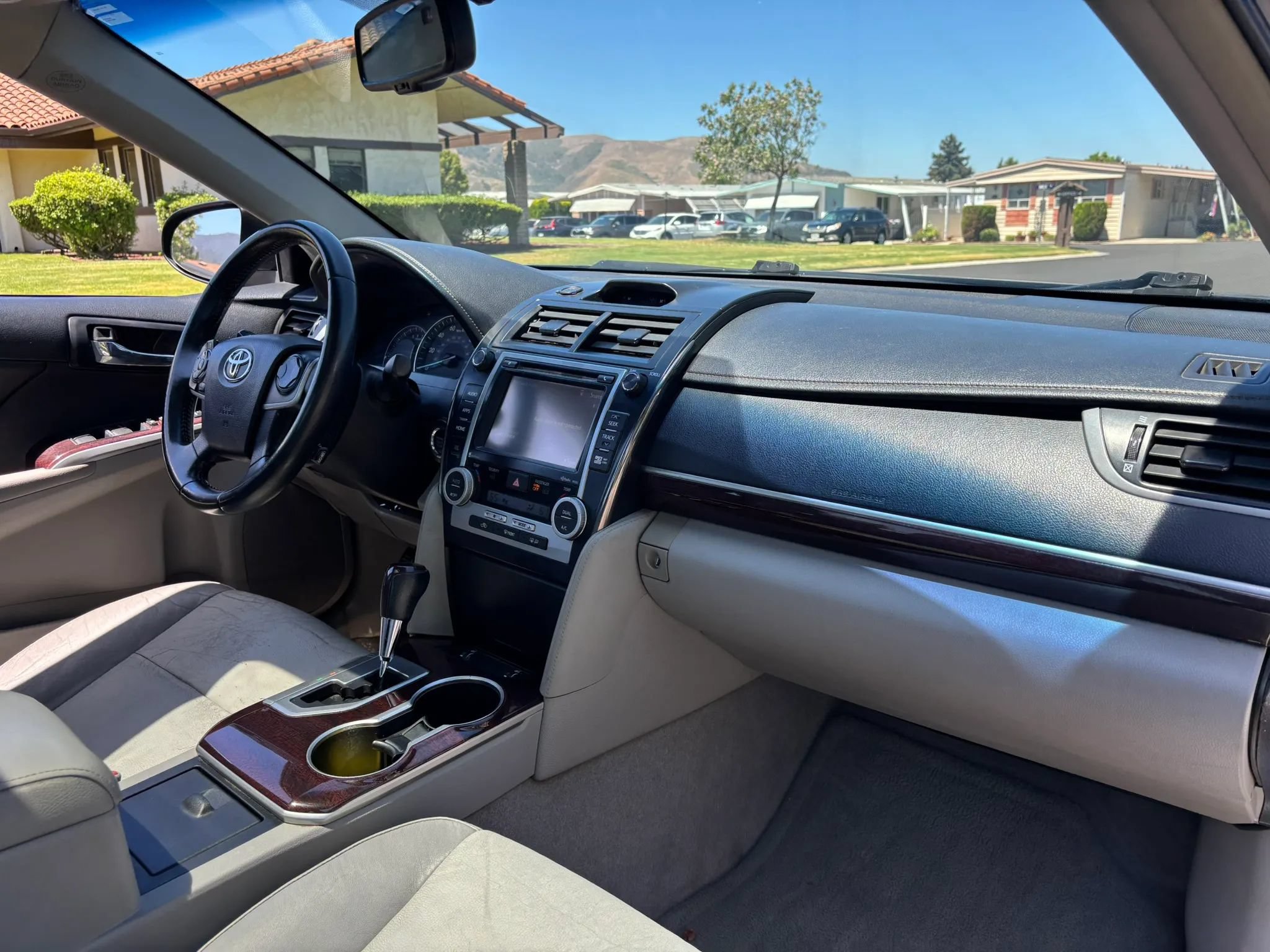 Used 2014 Toyota Camry XLE FWD image 17