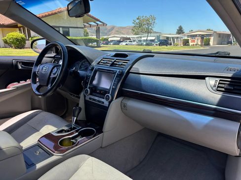 Used 2014 Toyota Camry XLE FWD image 17