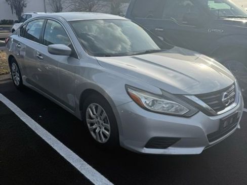 Used 2017 Nissan Altima 2.5 S w/ Power Driver Seat Package image 3