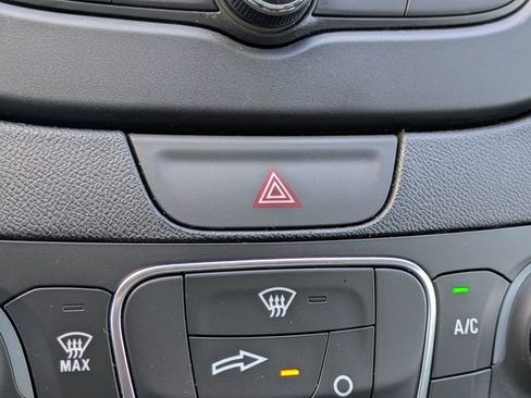 Used 2018 Chevrolet Malibu LS image 34