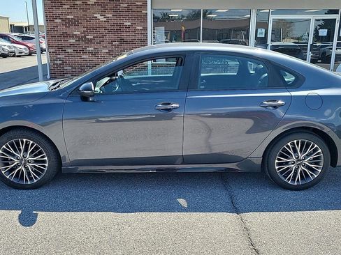 Used 2023 Kia Forte GT-Line FWD image 2