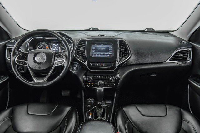 Used 2020 Jeep Cherokee Latitude Plus w/ Cold Weather Group AWD/4WD image 11