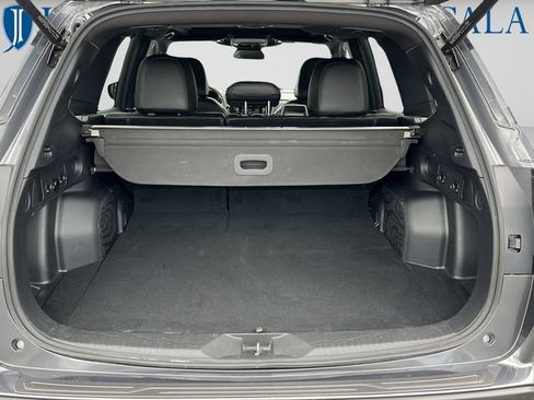 Used 2025 Subaru Forester Premium AWD/4WD image 9