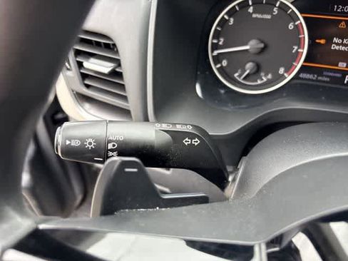 Used 2023 Nissan Rogue SV FWD image 16
