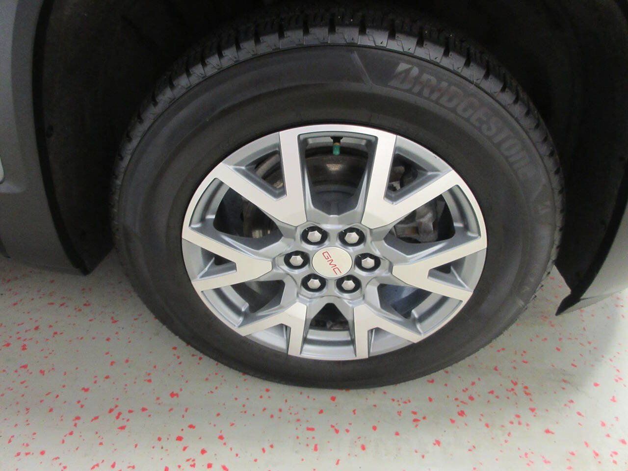 Used 2021 GMC Acadia SLT AWD/4WD image 30