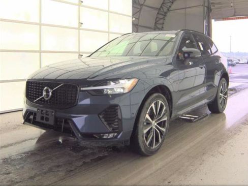 Used 2025 Volvo XC60 B5 Plus image 1