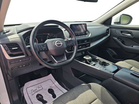 Used 2025 Nissan Rogue SV FWD image 16