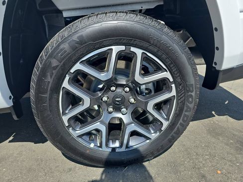 New 2026 RAM 1500 Laramie AWD/4WD image 34