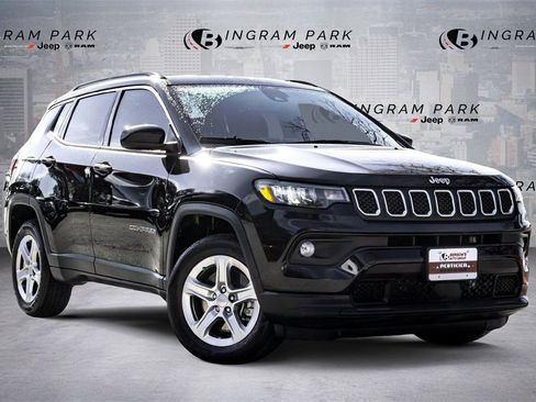 Used 2023 Jeep Compass Latitude w/ Convenience Group image 1