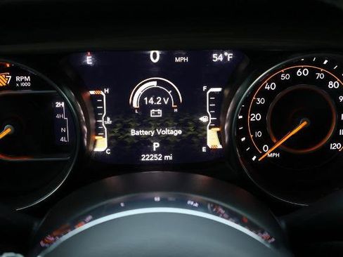 Used 2023 Jeep Wrangler Sahara image 28