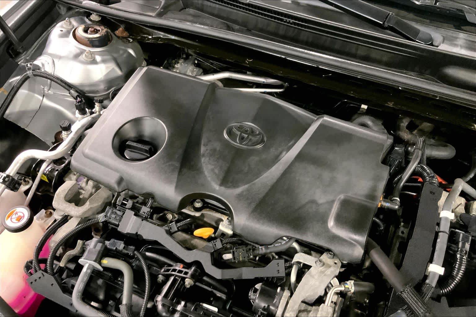 Certified 2020 Toyota Camry XLE FWD image 33