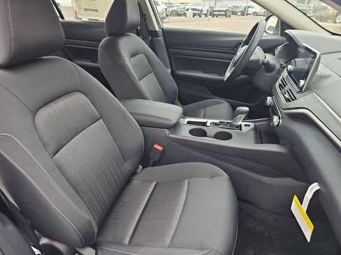 New 2026 Nissan Altima 2.5 SV FWD image 9