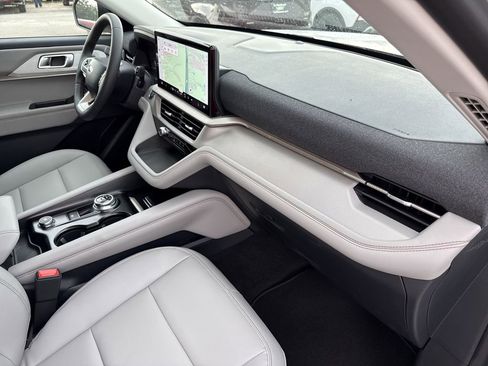 New 2025 Ford Explorer Active w/ Active Comfort Package image 27
