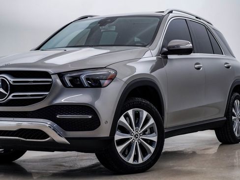 Used 2020 Mercedes-Benz GLE 450 4MATIC image 2