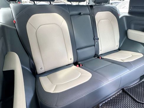 Used 2023 Land Rover Defender 90 X-Dynamic SE image 29