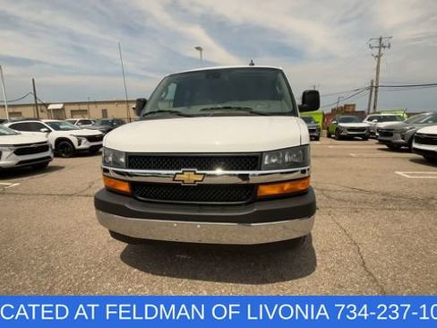 Used 2025 Chevrolet Express 3500 LT w/ LT Preferred Equipment Group RWD image 3