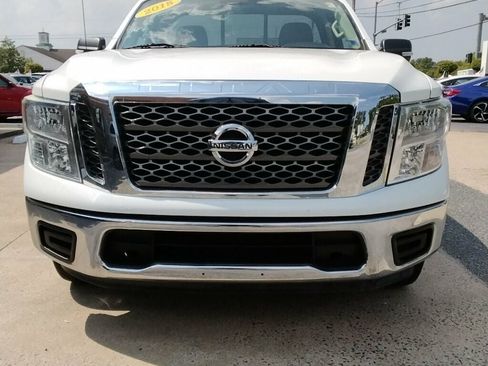 Used 2018 Nissan Titan SV RWD image 6