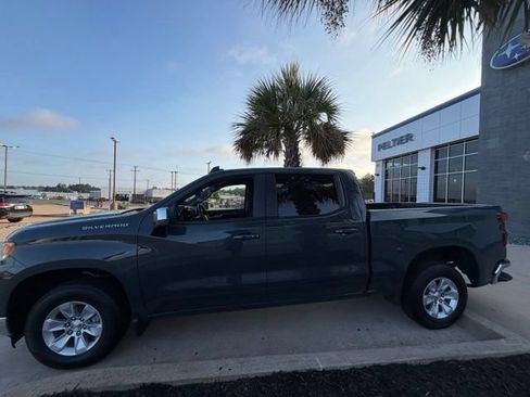 Used 2025 Chevrolet Silverado 1500 LT RWD image 5