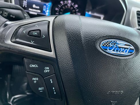 Used 2019 Ford Fusion SE image 28