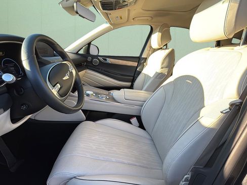 Used 2023 Genesis GV80 2.5T w/ Prestige 20" Package image 19