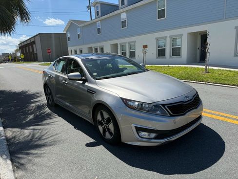 Used 2011 Kia Optima EX w/ Hybrid Premium Technology Pkg image 3
