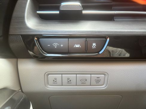 Used 2023 Kia Carnival SX image 21