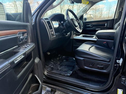 Used 2016 RAM 1500 Laramie w/ Convenience Group image 15