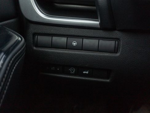 Used 2025 Nissan Rogue SV FWD image 27