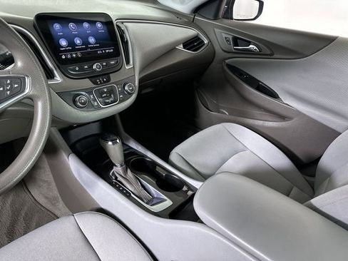 Used 2020 Chevrolet Malibu LS FWD image 36
