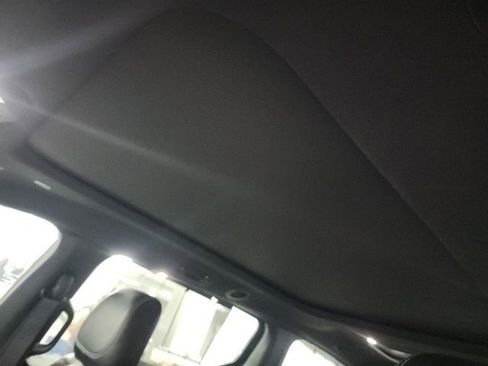 Used 2019 Chrysler Pacifica Limited image 12