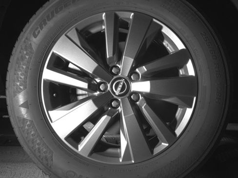 Used 2025 Nissan Pathfinder SV image 15