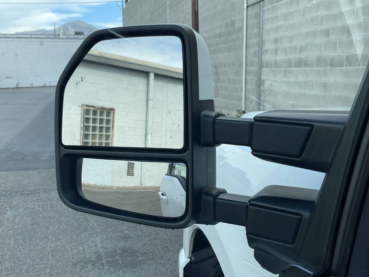 Used 2023 Ford F350 Lariat w/ Lariat Ultimate Package AWD/4WD image 34
