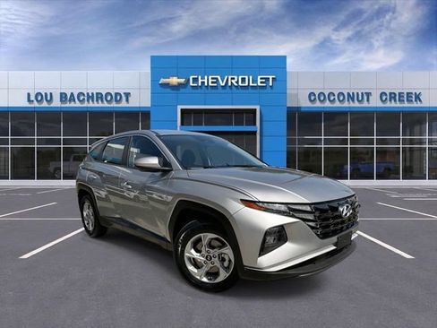 Used 2024 Hyundai Tucson SE FWD image 1