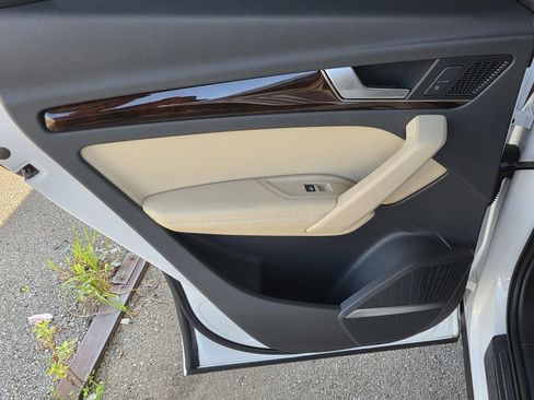 Used 2019 Audi Q5 Prestige w/ Prestige Package AWD/4WD image 30